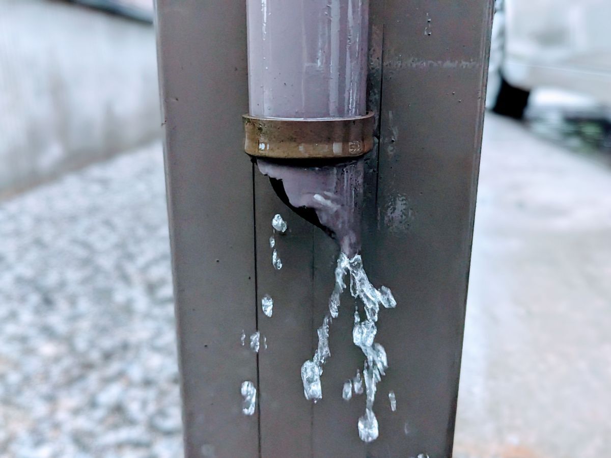 雨での外構工事のリスクと対策法について