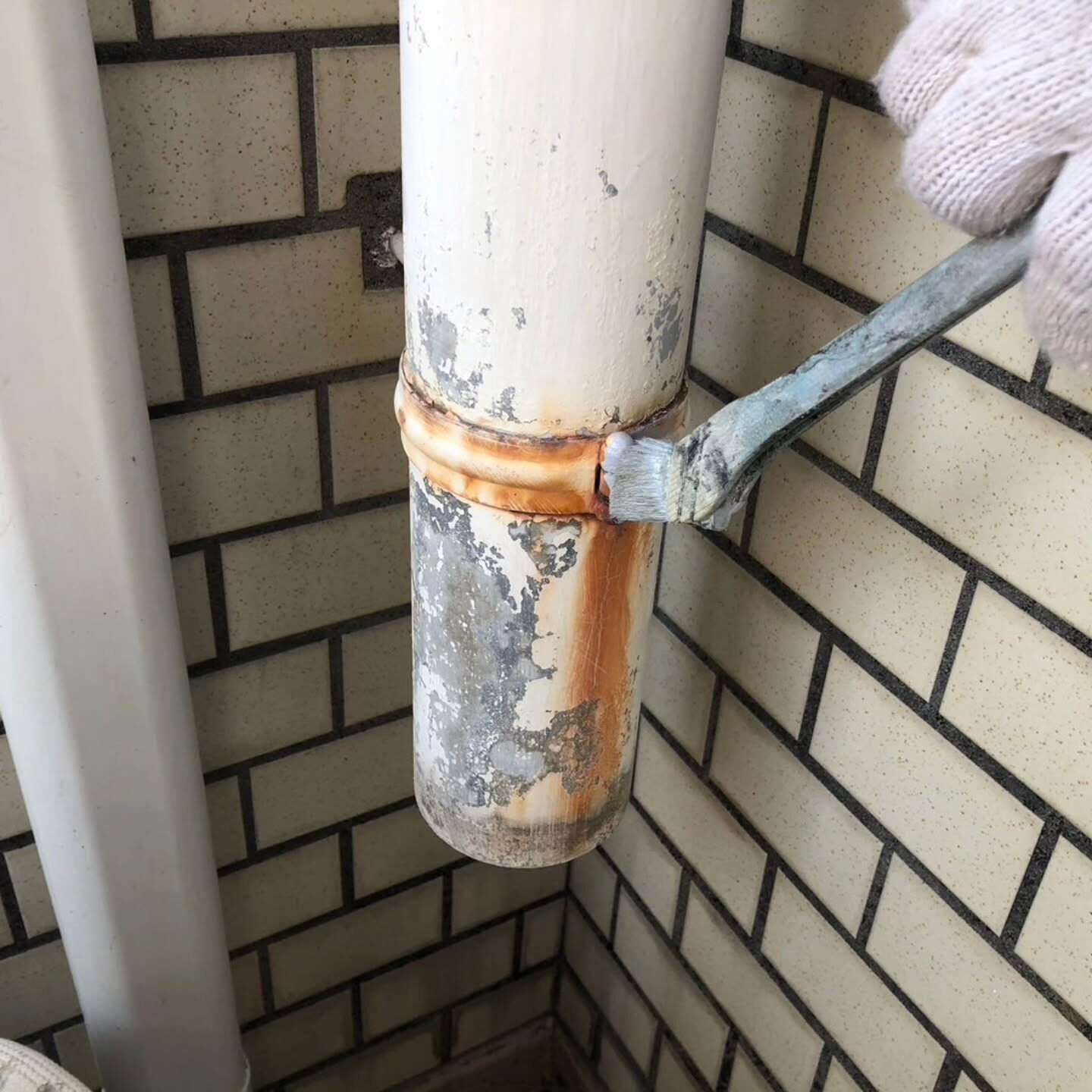 東京都町田市のマンション今日から塗装工事着工しました