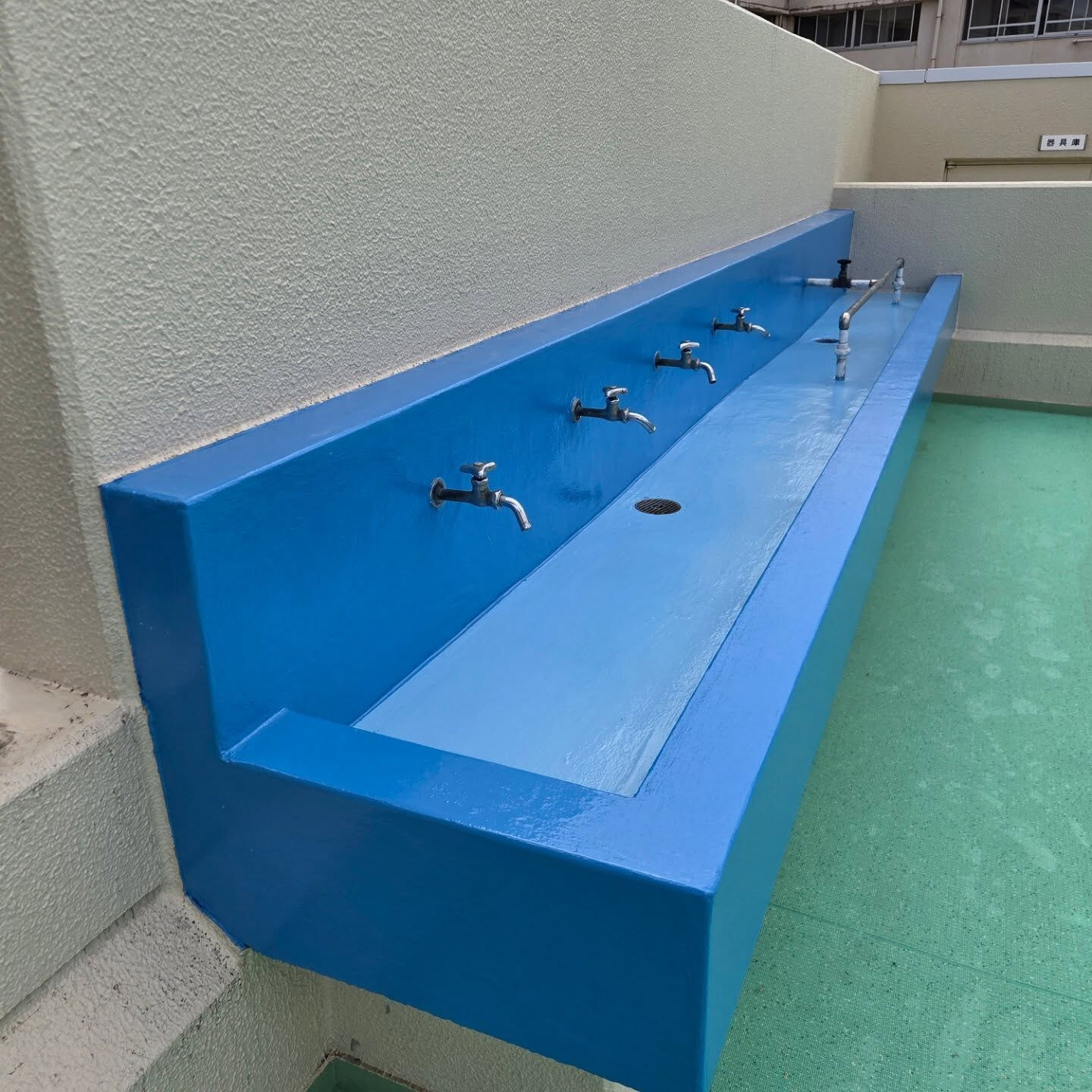 横浜市泉区でプールの流し塗装完了しました