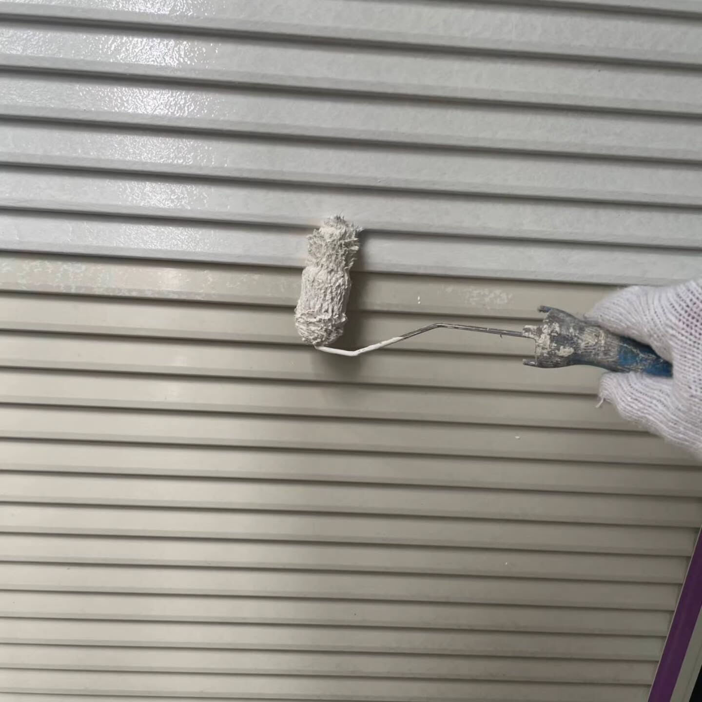 家の外観を新たにする時期が来たら、まずはお住まいの雨戸に注目