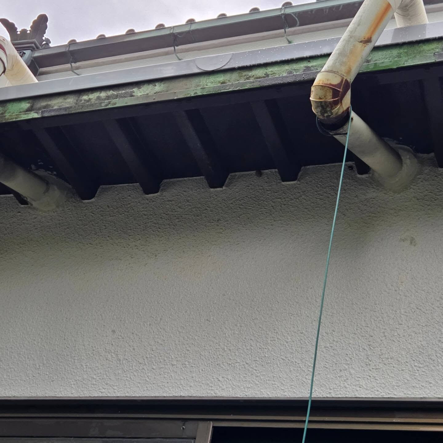東京都三鷹市にて漏水箇所のシール補修を行いました