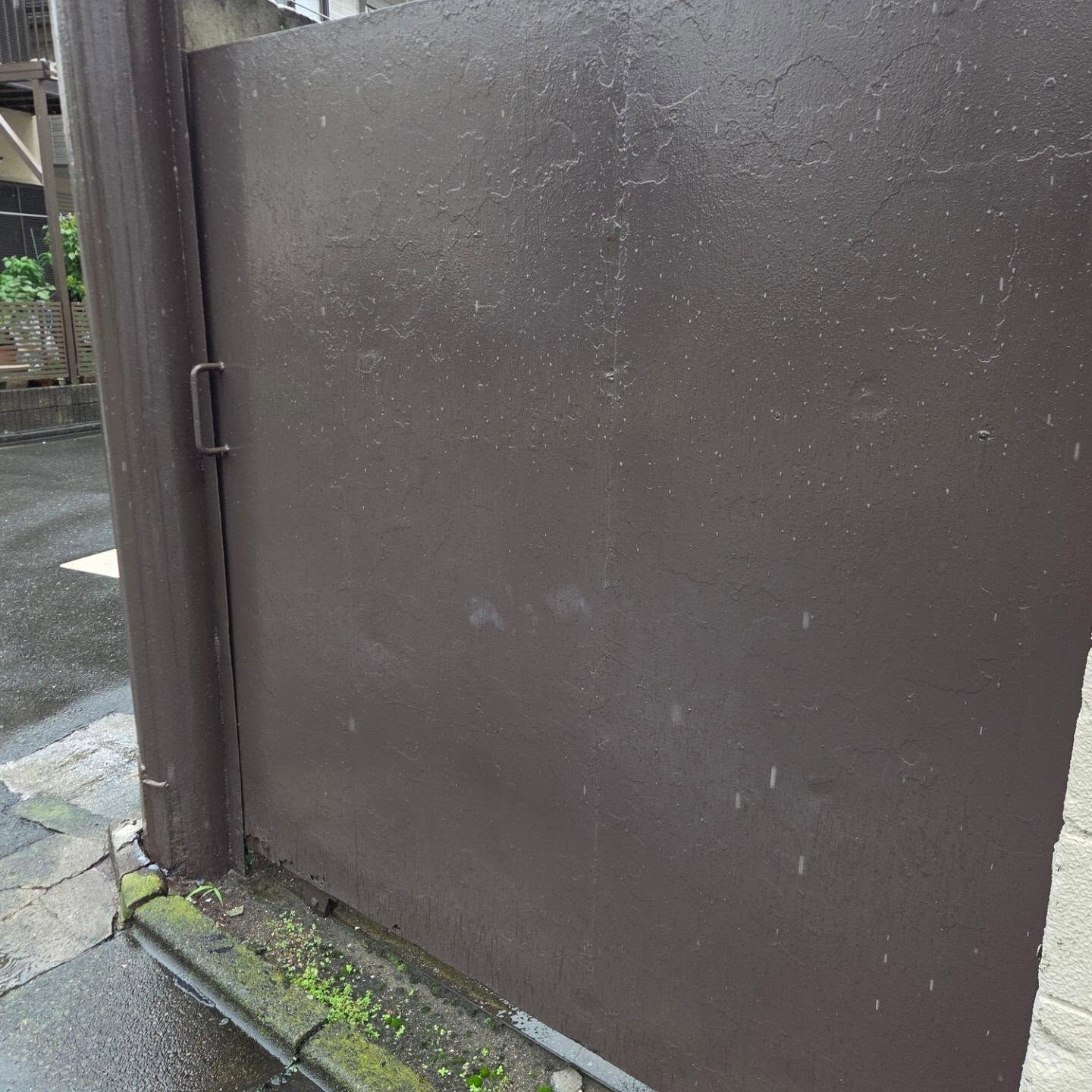 鉄部が錆びてしまう前に、適切な塗装を考えたことはありますか？