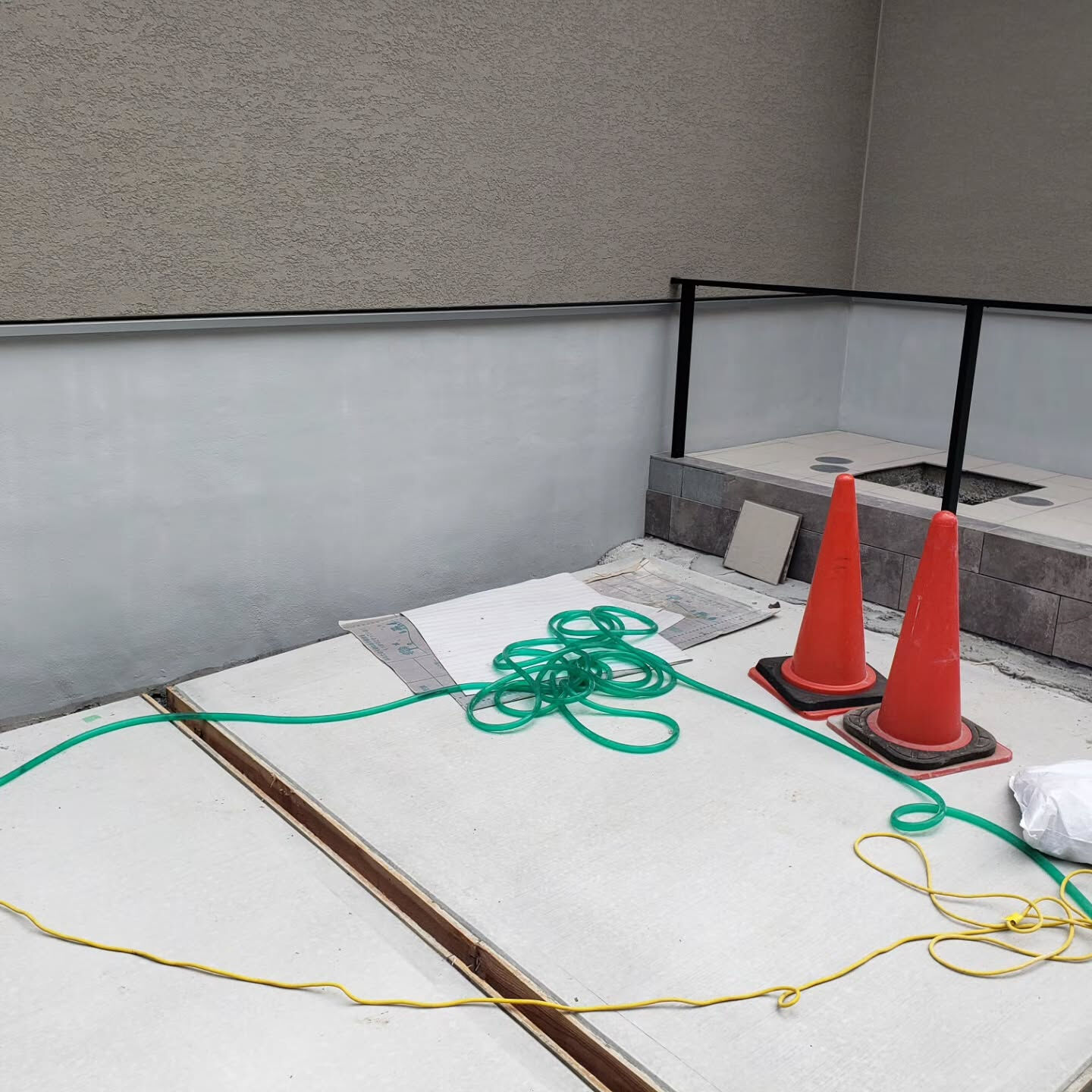 住宅の外観をより美しくするための基本、それは基礎の塗装です