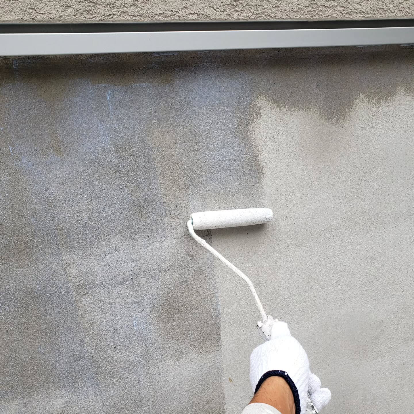 住宅の外観をより美しくするための基本、それは基礎の塗装です